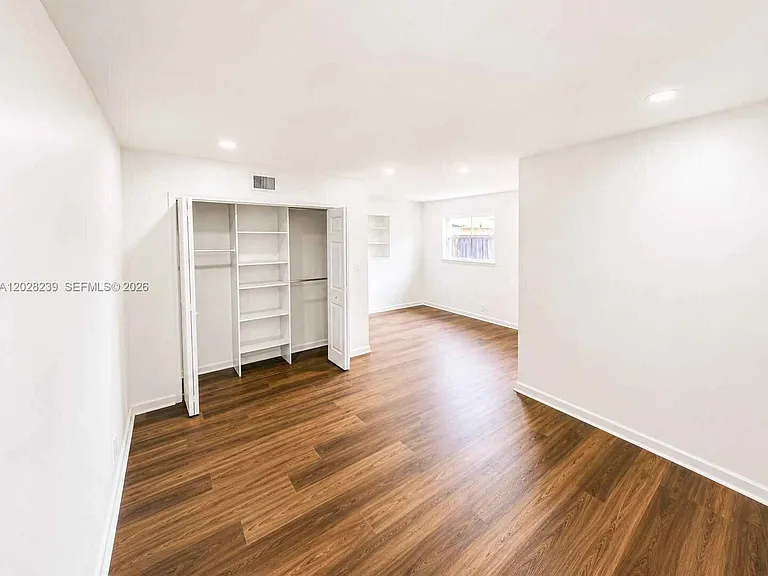 6560 Hayes St — Photo 4