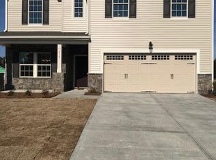 815 Amber Forest Dr, Fuquay Varina, NC 27539