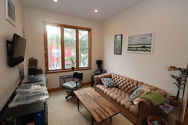 1st image of 86 Jewel St #2