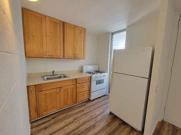 3rd image of 747 Kinau St #25