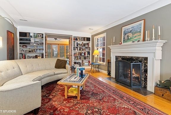 3rd image of 10015 S Hoyne Ave