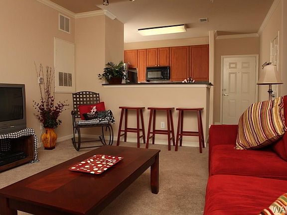 2nd image of 600 13th St APT 633