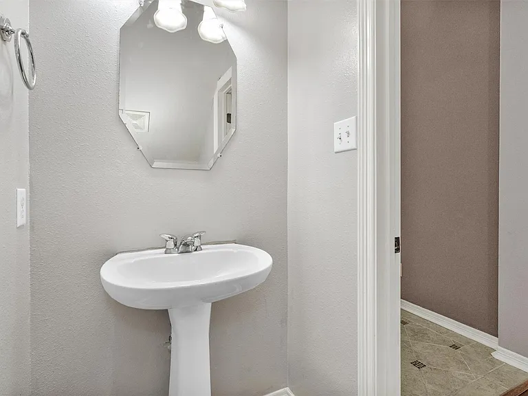 7223 Wedgewood Dr — Photo 27