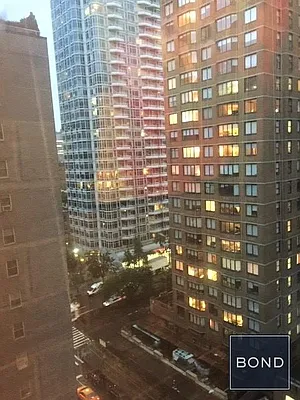 Rented by Bond New York | media 27