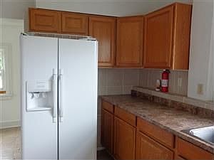 2nd image of 812 W 17th St