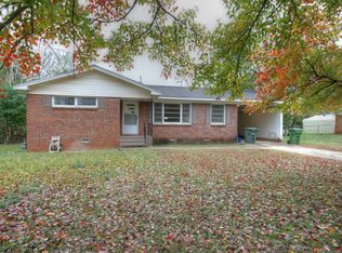 1607 Club View Dr NW, Huntsville, AL 35816