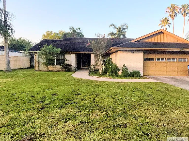 5611 La Estrella Cir — Photo 1
