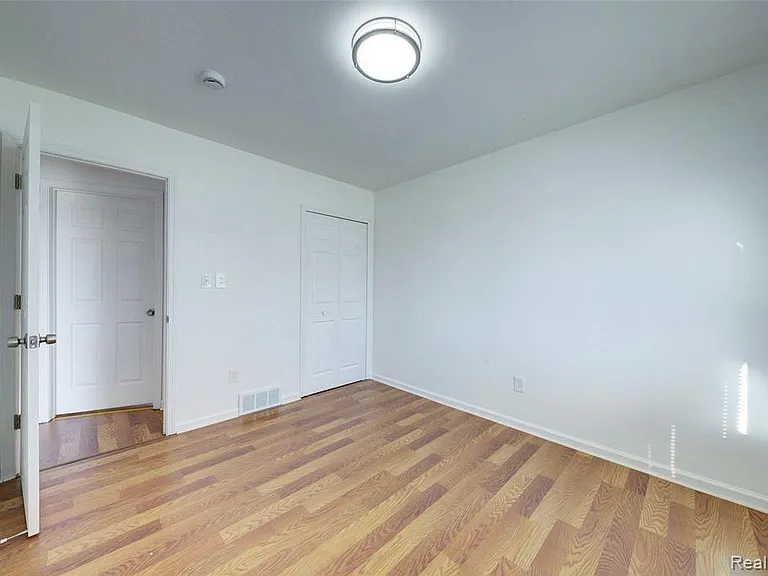 35030 Michelle Dr — Photo 30