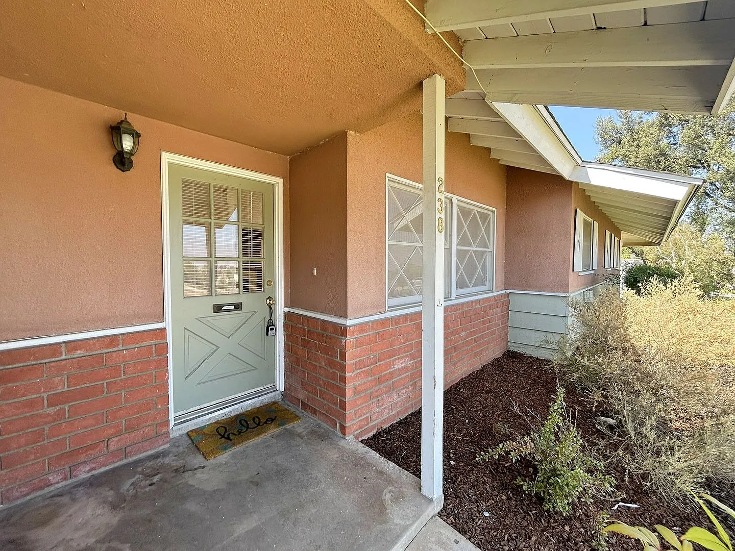 Beautiful 4-Bedroom Home on Sunset Dr in South Redlands! — Photo 4