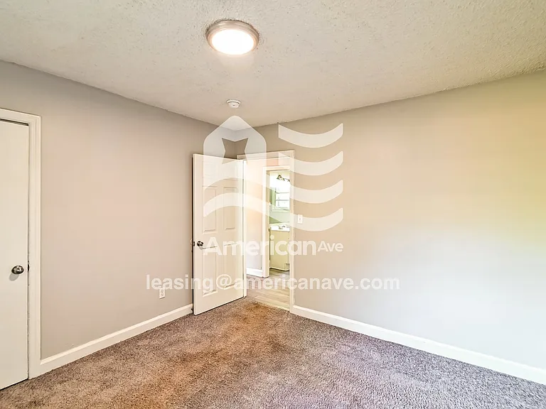 814802_013_bedroom_12.jpg
