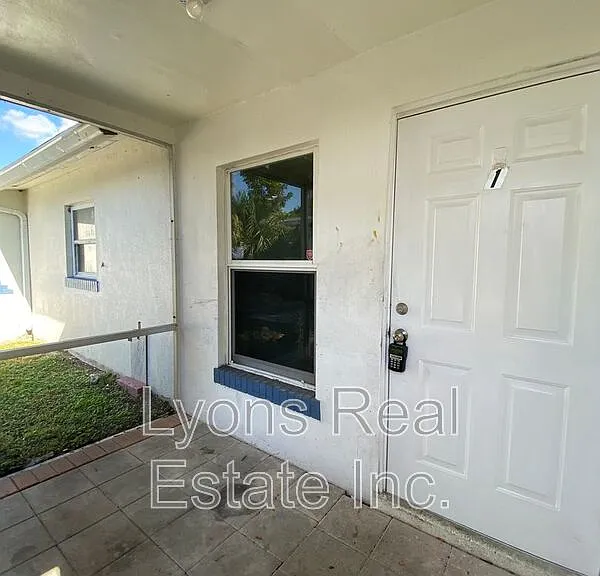 40 Willis Rd #1 — Photo 2