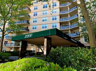 2200 N Central Rd APT 10C, Fort Lee, NJ 07024