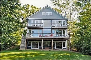 1st image of 3402 Goodwood Dr SE