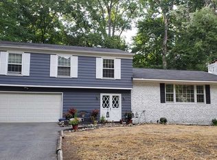 4 Carnelli Ct, Poughkeepsie, NY 12603