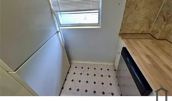 1400 Yale St S — Photo 11