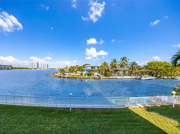 2841 NE 163rd St APT 215, North Miami Beach, FL 33160