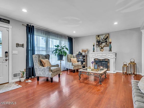 4th image of 213 Georges Road