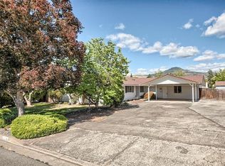 1486 N Keene Way Dr, Medford, OR