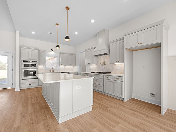 7th image of this home