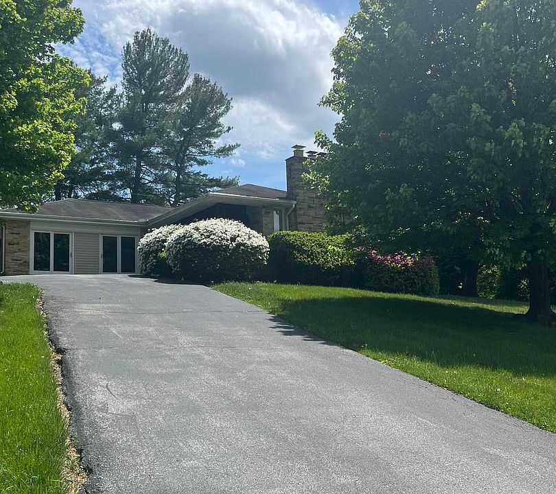 1st image of 1201 Wisteria Dr