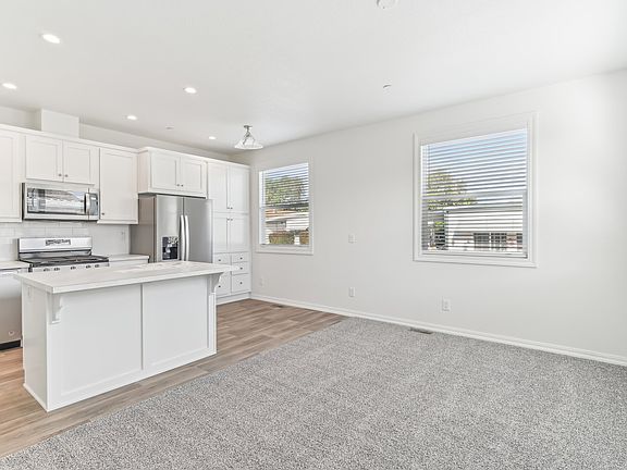 2nd image of 1150 E Ventura Blvd #36