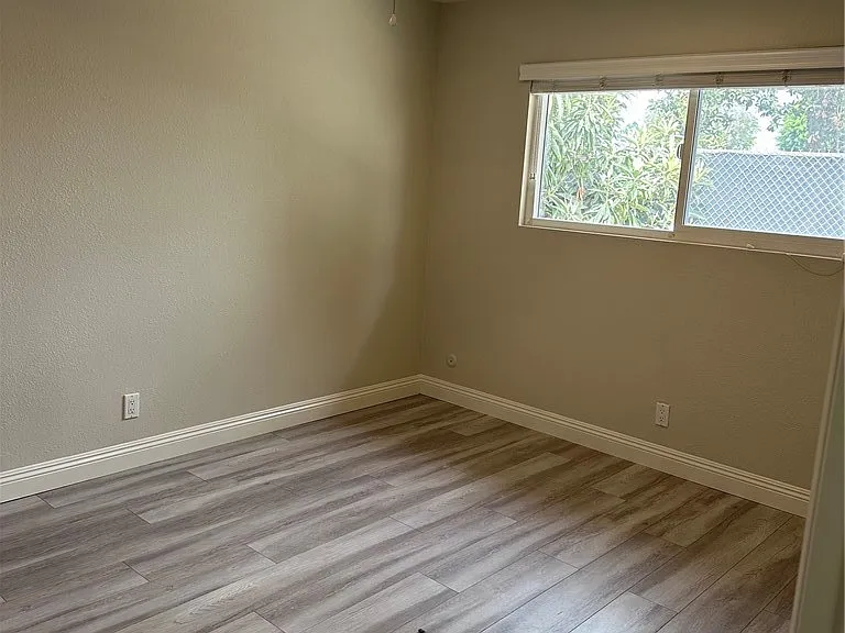14251 Green Valley Dr — Photo 8