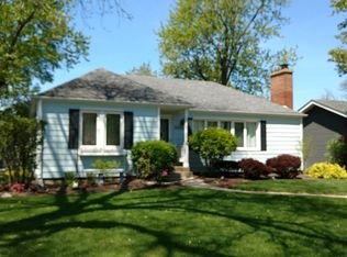 802 Rolling Pass, Glenview, IL 60025