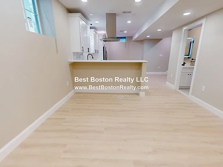 231 Highland Ave #1 — Photo 7