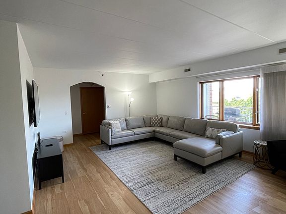 2nd image of 5520 W 115th St #203