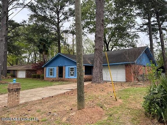 2nd image of 122 Green Harbor Dr