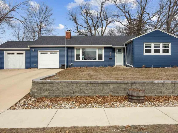 630 34th St NE, Cedar Rapids, IA 52402