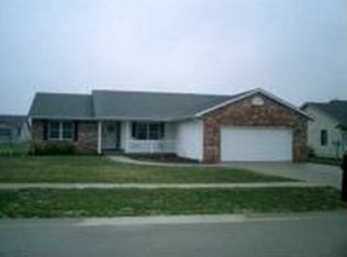 1201 White Birch Dr, Chatham, IL 62629