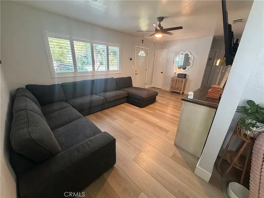 2 bed, 816 sqft, $2,900 — Photo 2