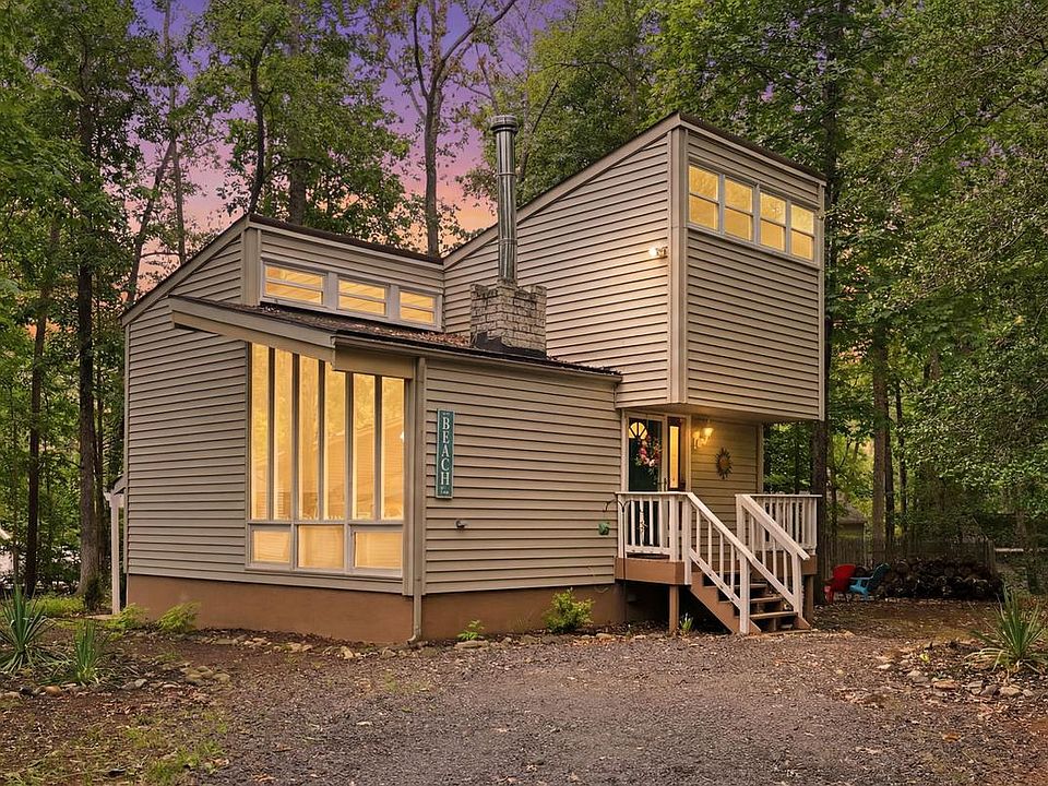 1st image of 207 Cumberland Cir