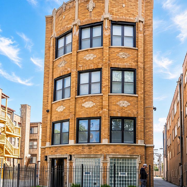1st image of 6711 S Paxton Ave