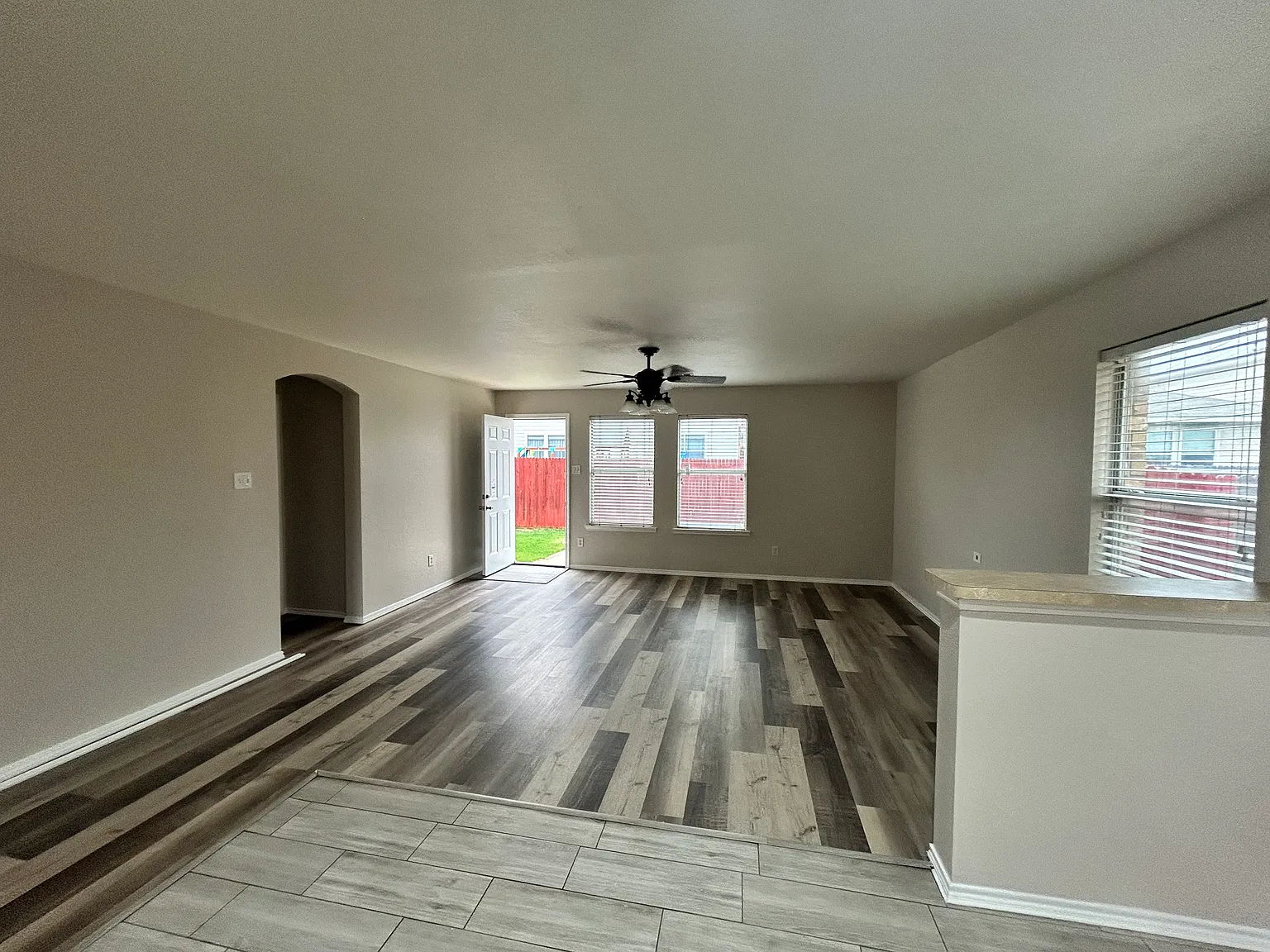10445 Hideaway Trl — Photo 4