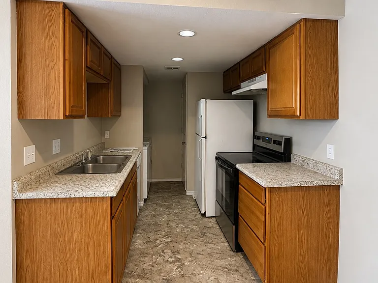 516 E Norris Dr — Photo 3
