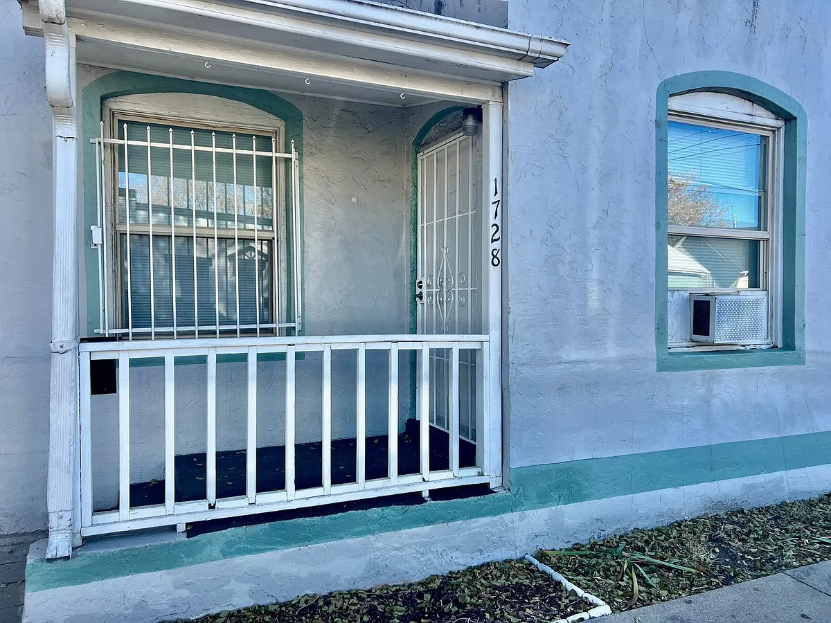 Building Photo - 1728 E 37th Ave