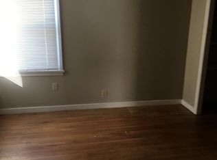 1004 N 6th St APT 1, Beatrice, NE 68310