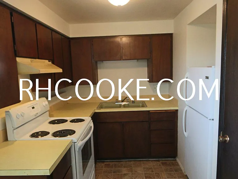 13806 E Mission Ave — Photo 4