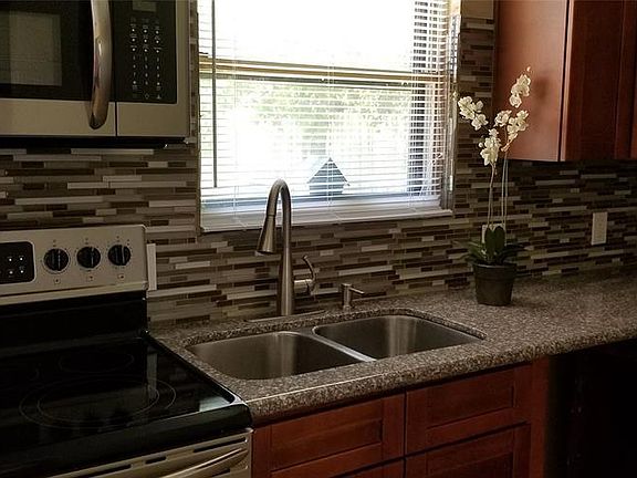 5th image of 455 Glenburnie Dr