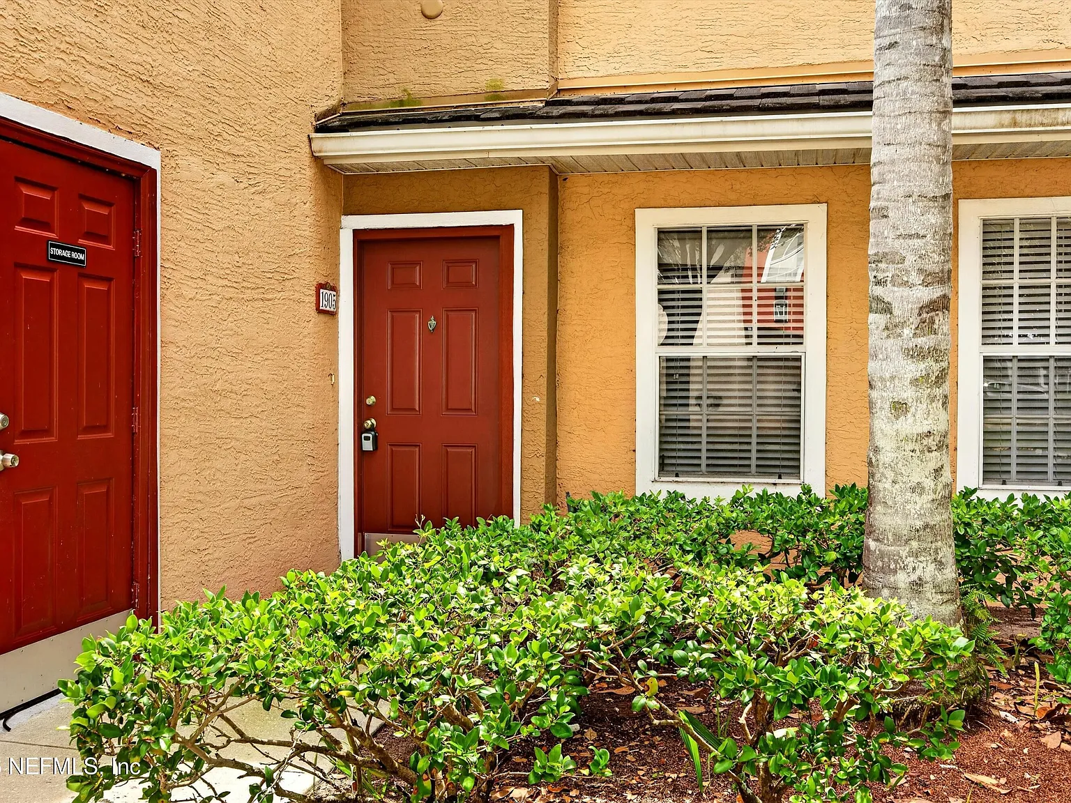2 bed, 2.0 bath, 1159 sqft, $1,900 — Photo 2