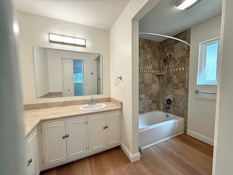 5770 Soledad Mountain Rd — Photo 33