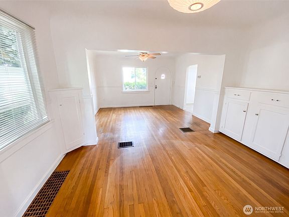 3rd image of 3627 Monroe Street