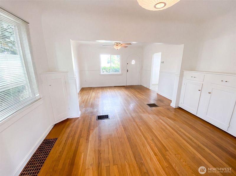 3rd image of 3627 Monroe Street