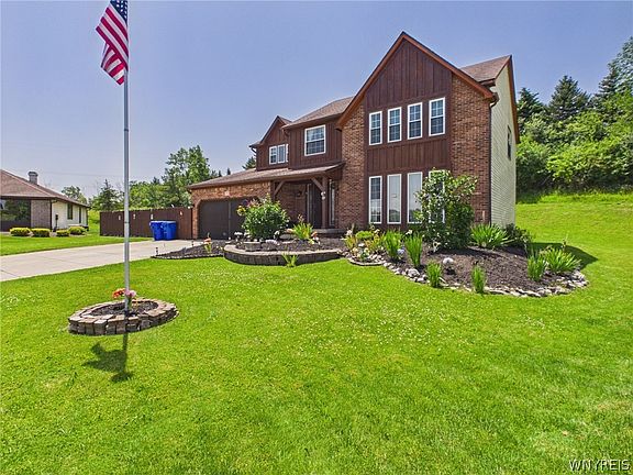 2nd image of 73 Larsen Ln
