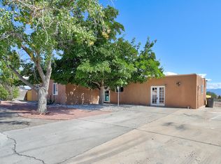 560 Ivory Rd SE, Rio Rancho, NM 87124