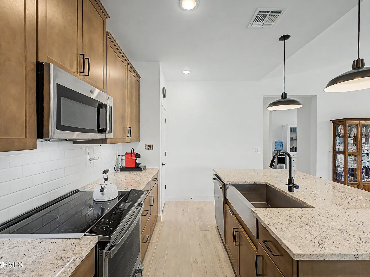 4 bed, 3.0 bath, 1926 sqft, $1,900 — Photo 3