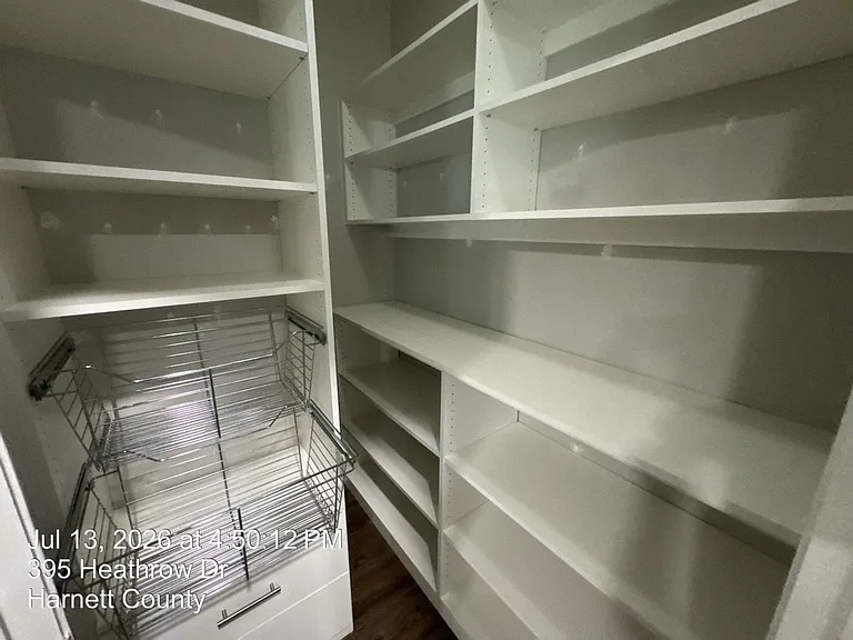 395 Heathrow Dr — Photo 18