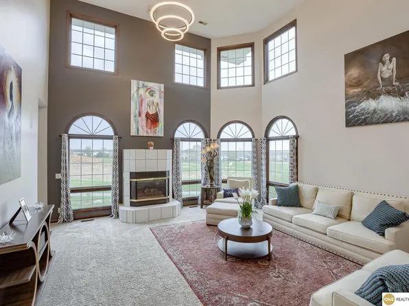 1909 Old Gaelic Cir, Bellevue, NE 68123